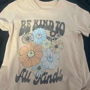 T-shirt “be kind to all kind”